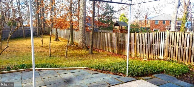 Building Photo - 9820 Inglemere Dr