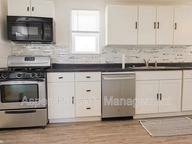 Building Photo - 2101 Melvin Ave