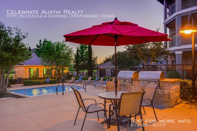Building Photo - Estates at South Park Meadows