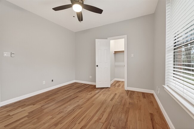 Building Photo - 4910 Waterbeck St