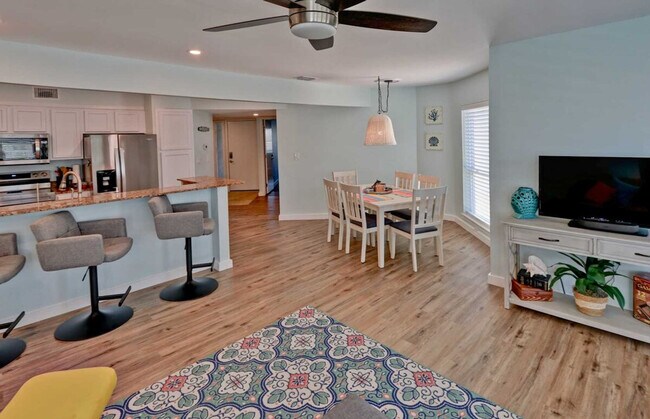 Building Photo - 200 Padre Blvd