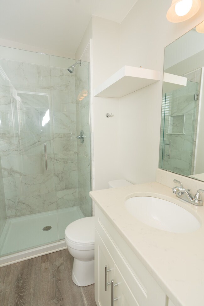 Building Photo - 9300 Outlook Dr