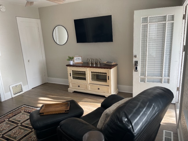 Building Photo - Renovated Fully-Furnished Duplex w/ Private Fenced Yard