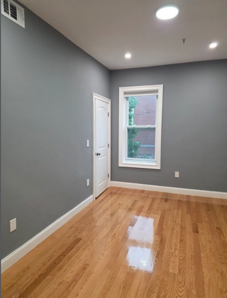 Building Photo - 339 Cambridge St