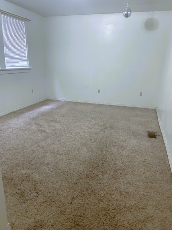 Building Photo - 7100 Zimpel St
