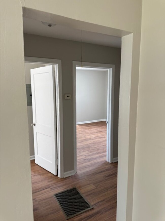 Building Photo - Completely Remodeled unit in North Augusta