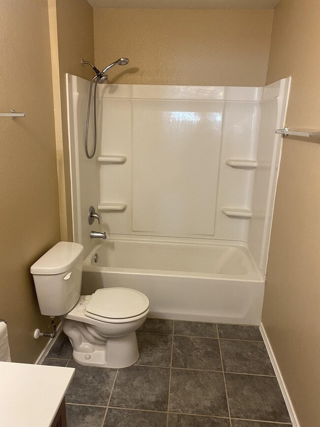 Building Photo - 3216 Claymore St