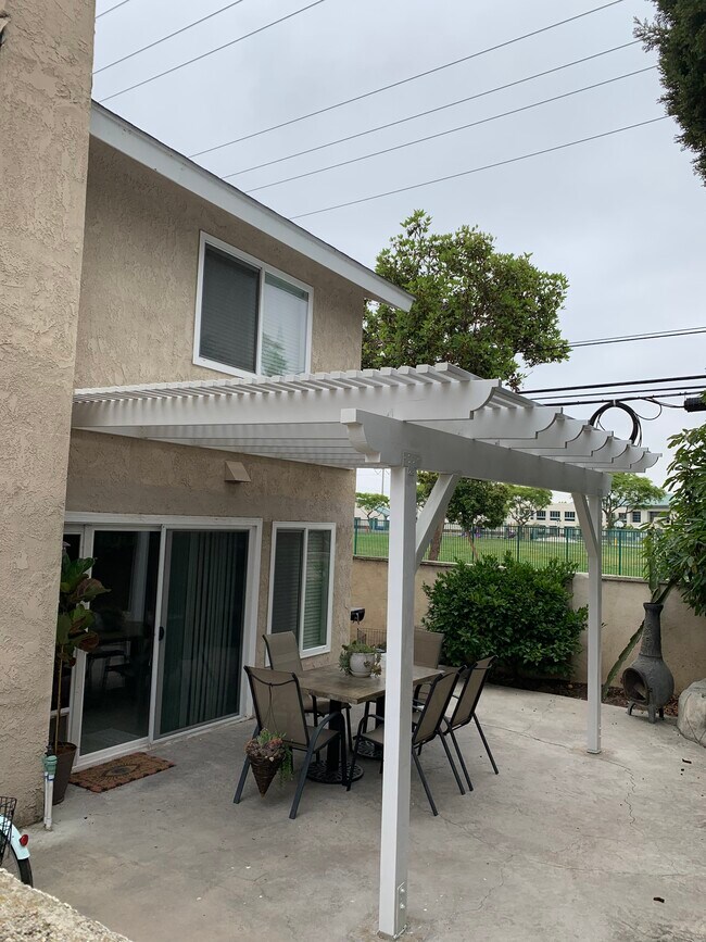 Nice spacious backyard - 2602 W Columbine Ave