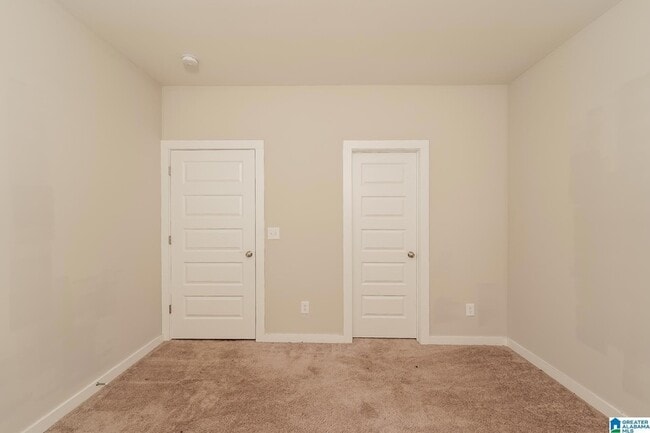 Building Photo - 142 Kings Wy