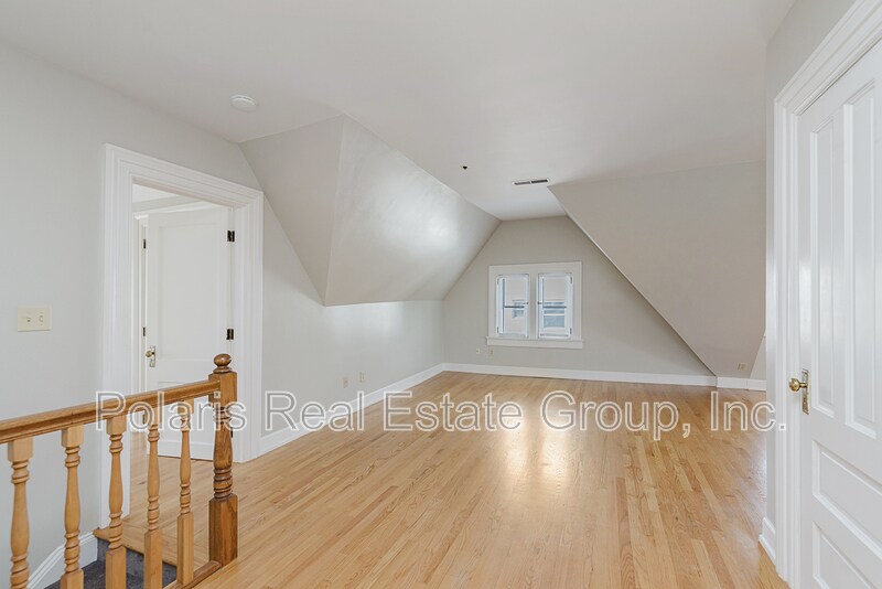 Building Photo - 101 E 14th St