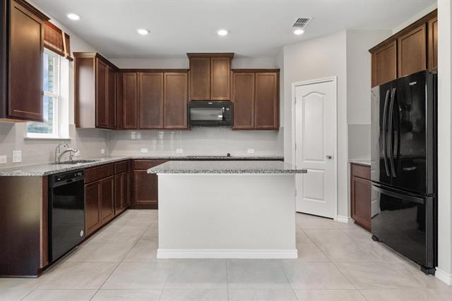 Building Photo - 3409 Keechi Creek Dr