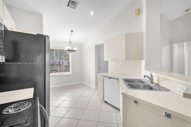 Building Photo - 1617 Zenith Way