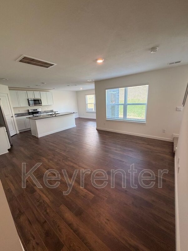 Building Photo - 7033 Randleman Dr