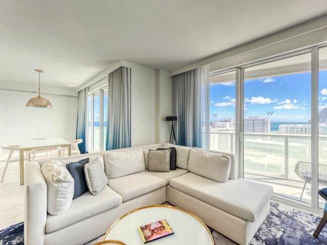 Building Photo - 3101 Bayshore Dr