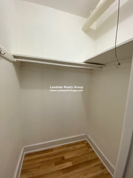 Building Photo - 730 Reba Pl