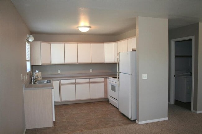 Building Photo - 1119 W Park Ave