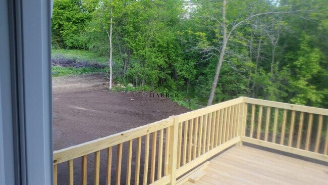 Building Photo - 3112 Rose Dr SE