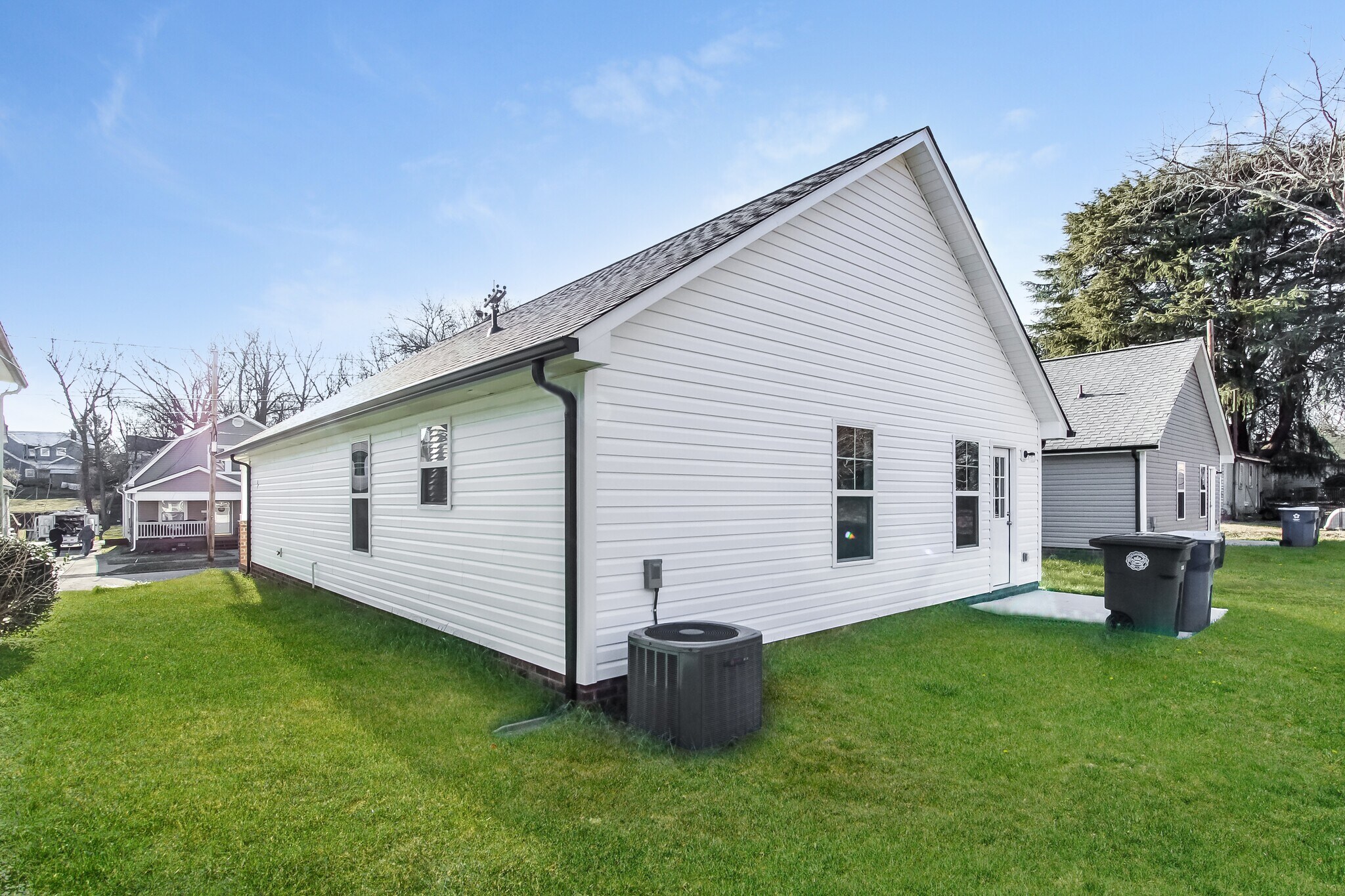 Building Photo - 209 Partee St