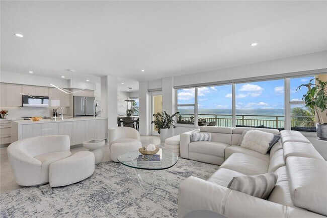 Building Photo - 601 Longboat Club Rd