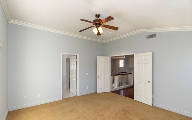 Building Photo - Spacious 6 Bedroom Home With Huge Backyard!