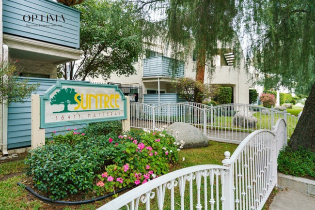 Primary Photo - Spacious 3-Bedroom Condo with Private Gara...