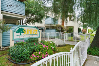Building Photo - Spacious 3-Bedroom Condo with Private Gara...