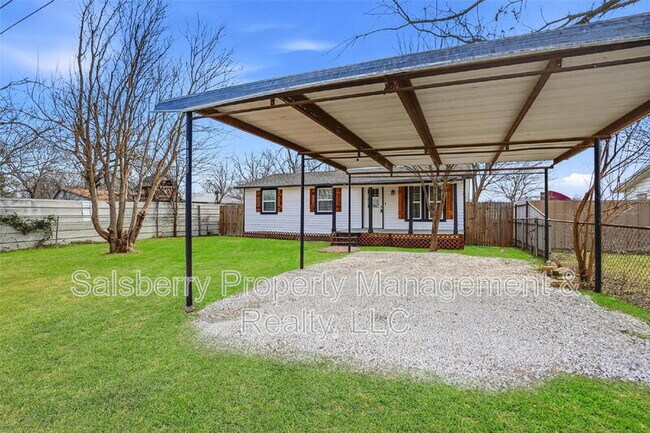 Building Photo - 1100 SE 9th St