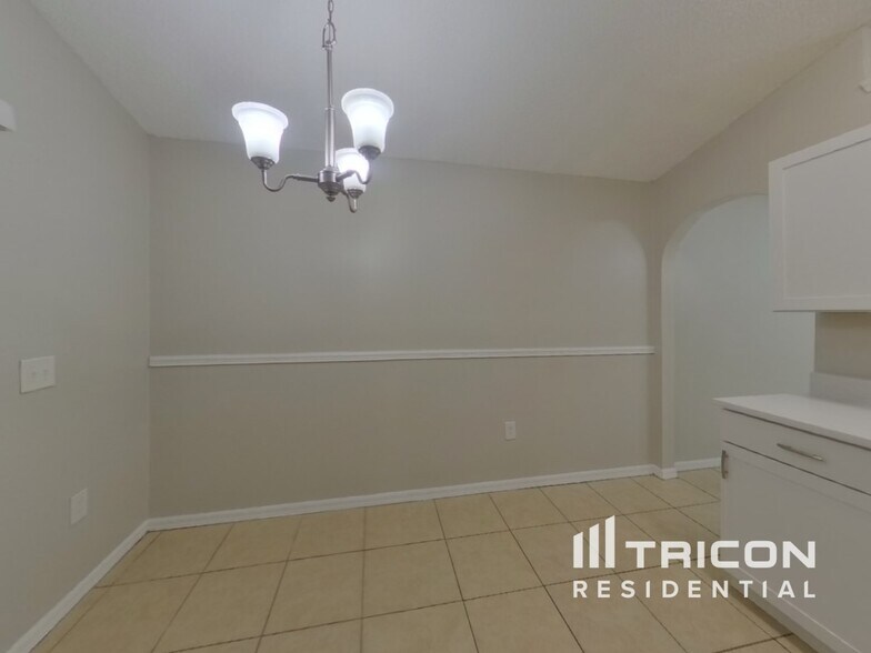 Building Photo - 321 Placid Lake Dr