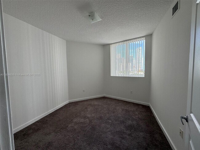 Building Photo - 601 NE 23rd St