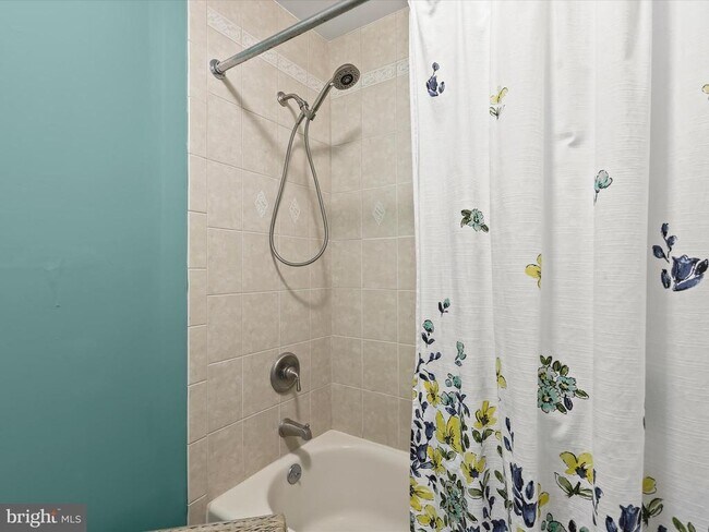 Building Photo - 7024 Channel Village Ct