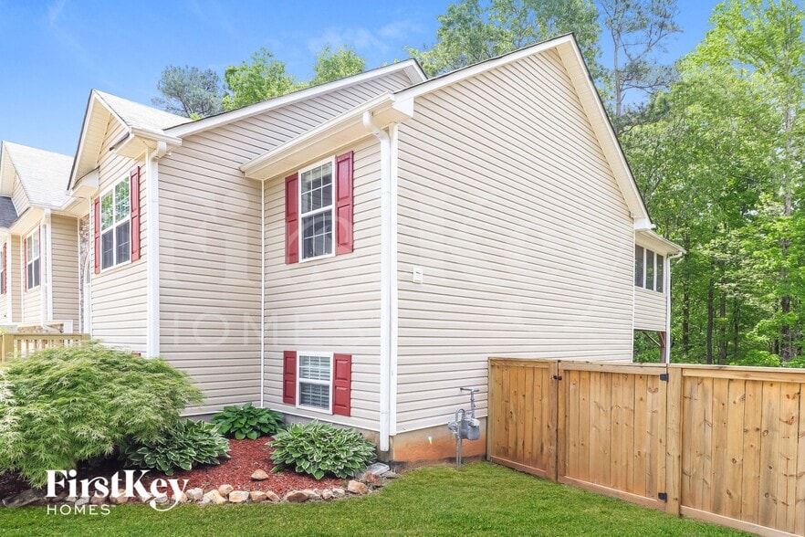 Building Photo - 123 Sorghum Ct