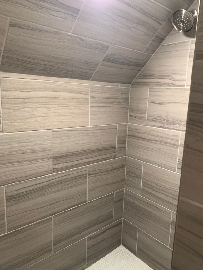 Building Photo - Gorgeous 3 bed 2.5 bath home in The Enclave