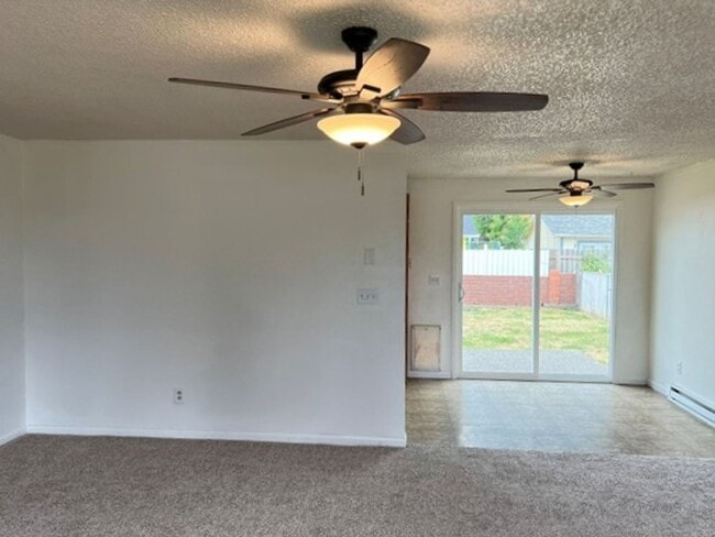 Building Photo - 3Bd/1Ba Single Story House - Available Now!