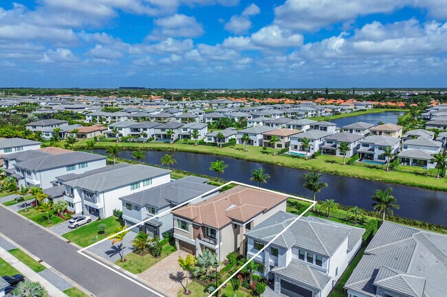 Building Photo - 8283 Royal County Down Rd