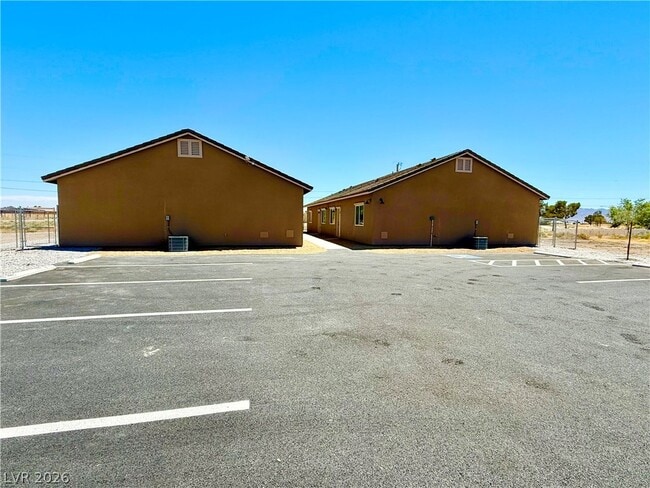 Building Photo - 461 Comstock Ave