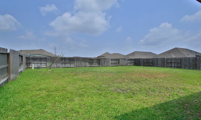 Building Photo - 20202 Creekdale Bend Dr