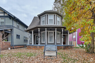 Building Photo - 1612 Pleasant St