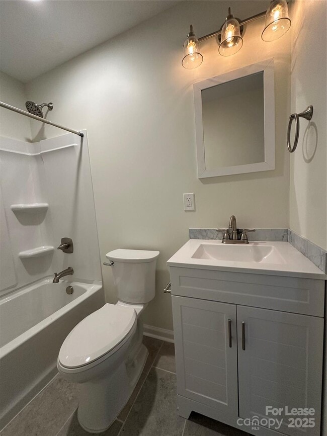 Building Photo - 317 W Newton St