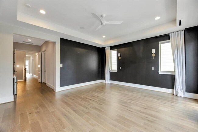 Building Photo - 540 W 26th St