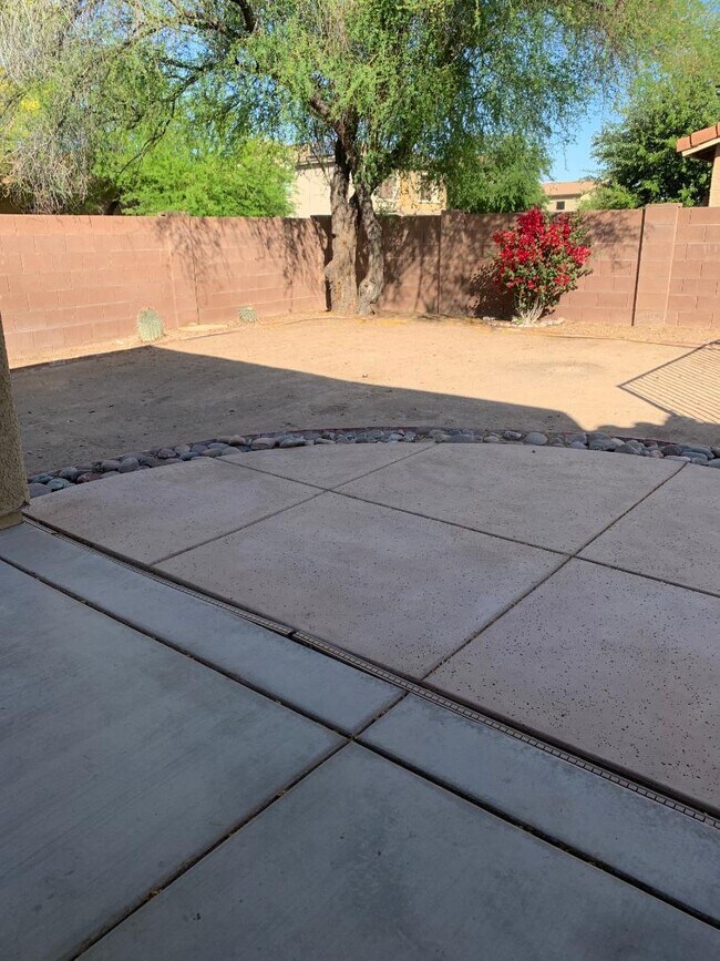 Building Photo - 7518 W Crimson Sky Dr