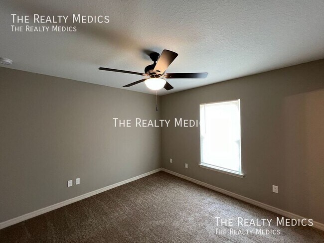 Building Photo - 22 Locust Loop Dr