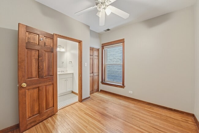 Building Photo - 4432 N Winchester Ave