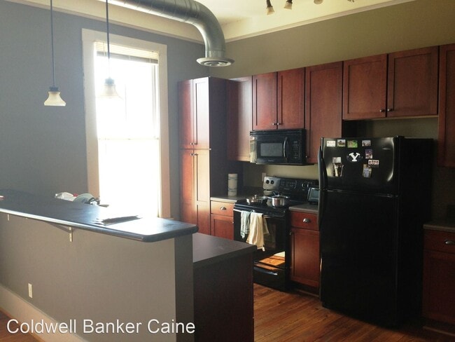 Building Photo - 2 br, 2 bath House - 101-A E. Trade Street