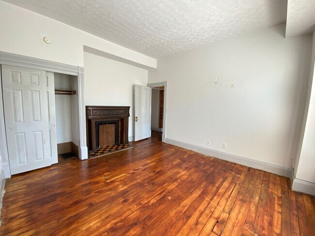 Building Photo - Dennison Ave 877 NCR