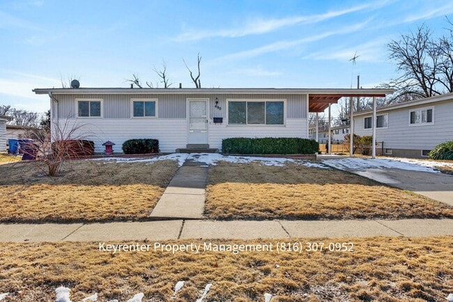 Building Photo - Spacious Florissant Home with Finished Basement & Bar