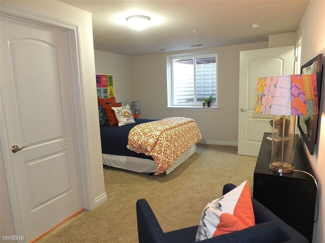 Building Photo - 3992 Cloverlane Dr