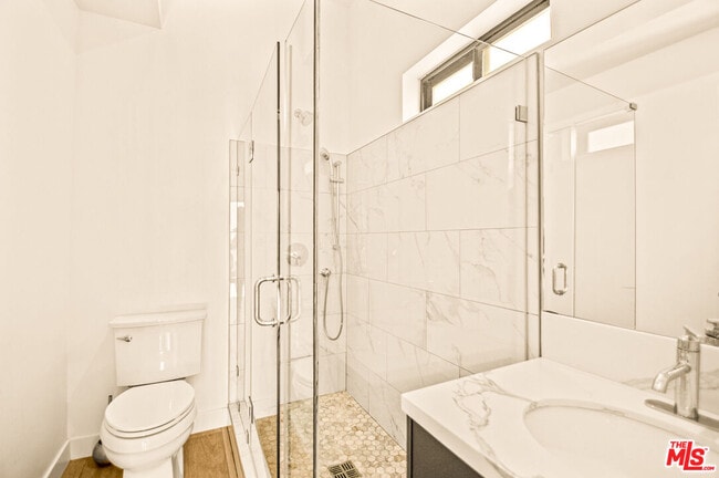 Building Photo - 535 N Formosa Ave