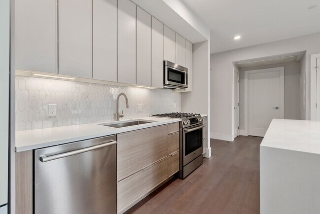 Building Photo - Jamaica Plain spacious studio w/ central a...