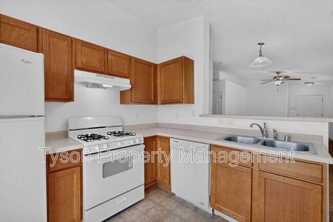 Building Photo - 2824 Merlot Dr SW