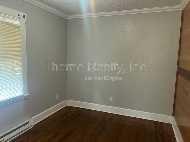 Building Photo - 813 Clark St